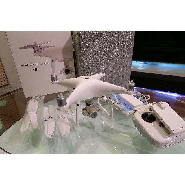 【本体使用一度のみ】DJI Phantom4 Pro Version2.0 エンタメ/ホビーのおもちゃ/ぬいぐるみ(ホビーラジコン)の商品写真