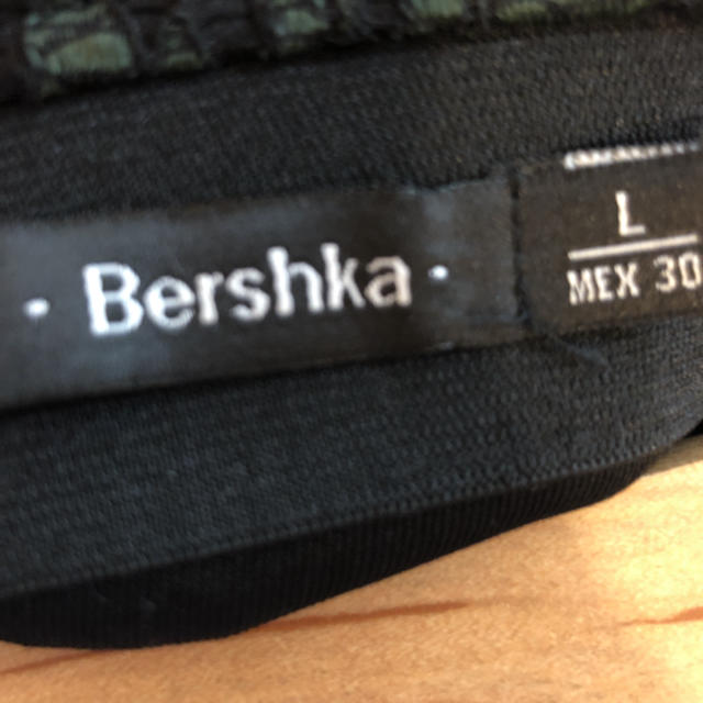 Bershka(ベルシュカ)のベルシュカ レースタイトスカート レディースのスカート(ひざ丈スカート)の商品写真