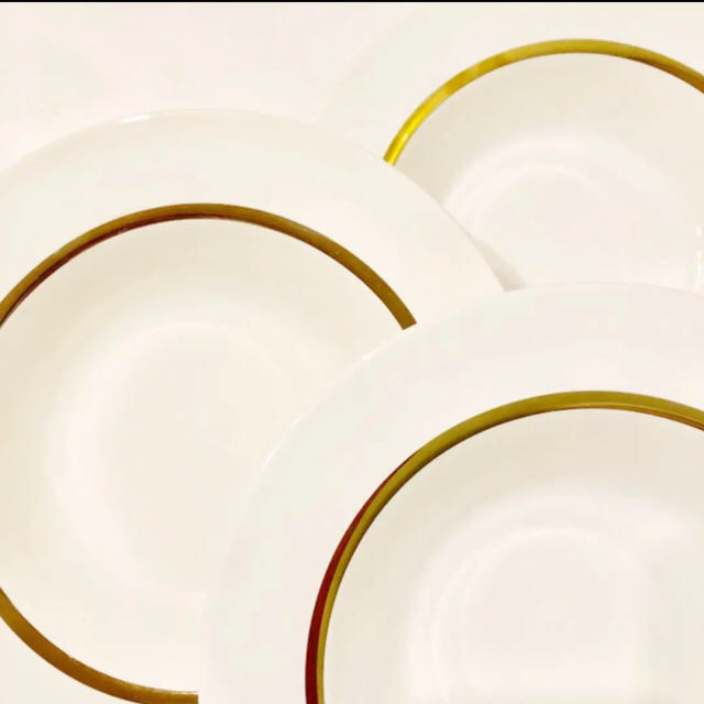 ZARA HOME(ザラホーム)の新品 ZARA HOME ザラホーム ゴールドエッジ ポーセリン 深皿 ボウル インテリア/住まい/日用品のキッチン/食器(テーブル用品)の商品写真
