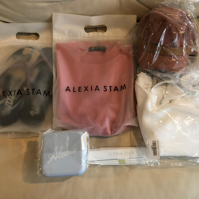 ALEXIA STAM(アリシアスタン)のALEXIA STAM 福袋 レディースのトップス(Tシャツ(半袖/袖なし))の商品写真
