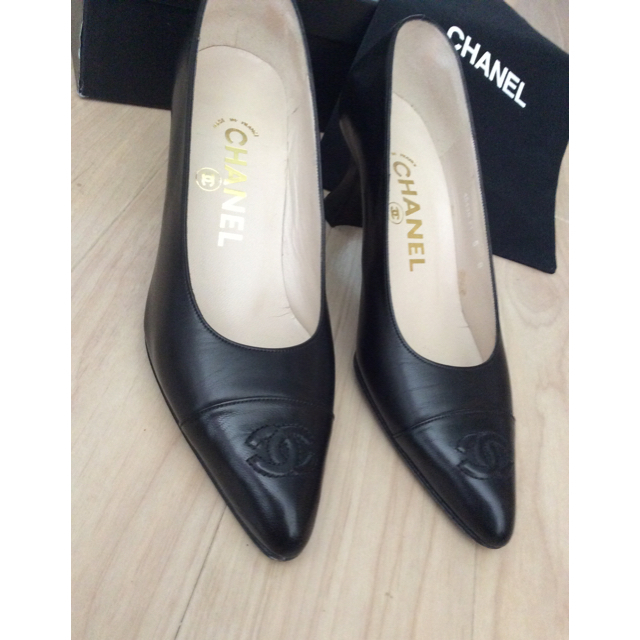 CHANEL シャネル レザーパンプス ココマーク 箱付 B69-
