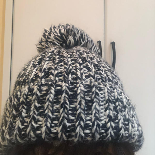 UNIQLO(ユニクロ)のUNIQLO ニット帽   毛25％ 可愛い      【Lサイズくらい】 レディースの帽子(ニット帽/ビーニー)の商品写真