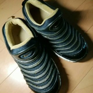 ナイキ(NIKE)のNIKE黒×ゴールドスニーカー(スニーカー)