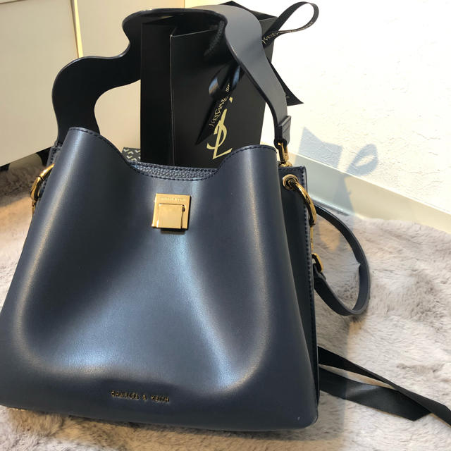 日本未入荷Charles&Keith♡ハンドバッグレディース