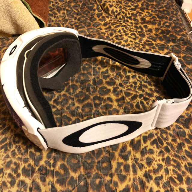 Oakley(オークリー)のゴーグル スポーツ/アウトドアのスノーボード(アクセサリー)の商品写真