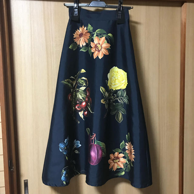 Ameri VINTAGE(アメリヴィンテージ)のANGIE SWITCH FLARE SKIRT レディースのスカート(ロングスカート)の商品写真