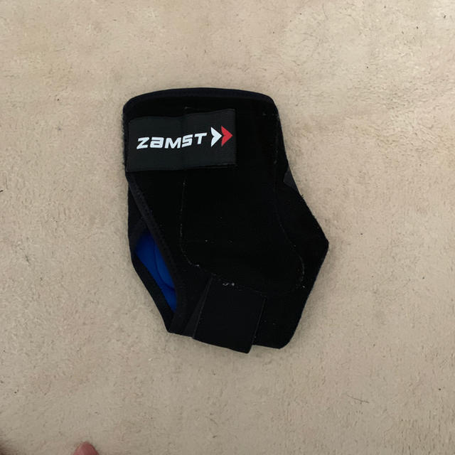 ZAMST(ザムスト)のザムスト足首サポーター A1ショート左 スポーツ/アウトドアのトレーニング/エクササイズ(トレーニング用品)の商品写真