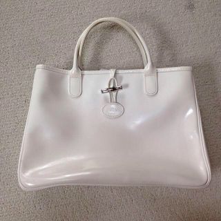 ロンシャン(LONGCHAMP)のエナメルレザーバッグ(トートバッグ)