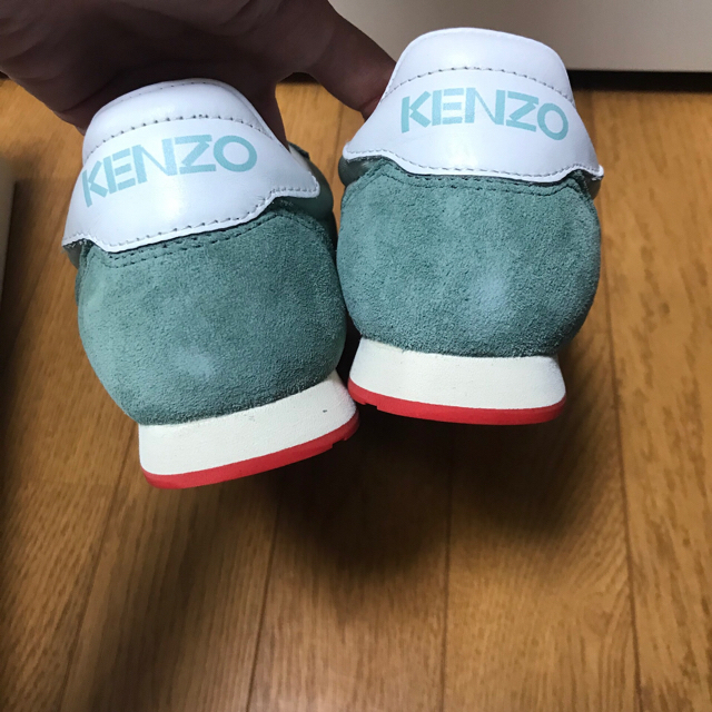 カテゴリ KENZO 箱付きの通販 by hug shop ｜ケンゾーならラクマ - KENZO スニーカー 新品 ください