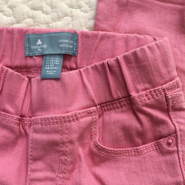 babyGAP(ベビーギャップ)のbaby gap デニム ピンク 春🌸 キッズ/ベビー/マタニティのベビー服(~85cm)(パンツ)の商品写真