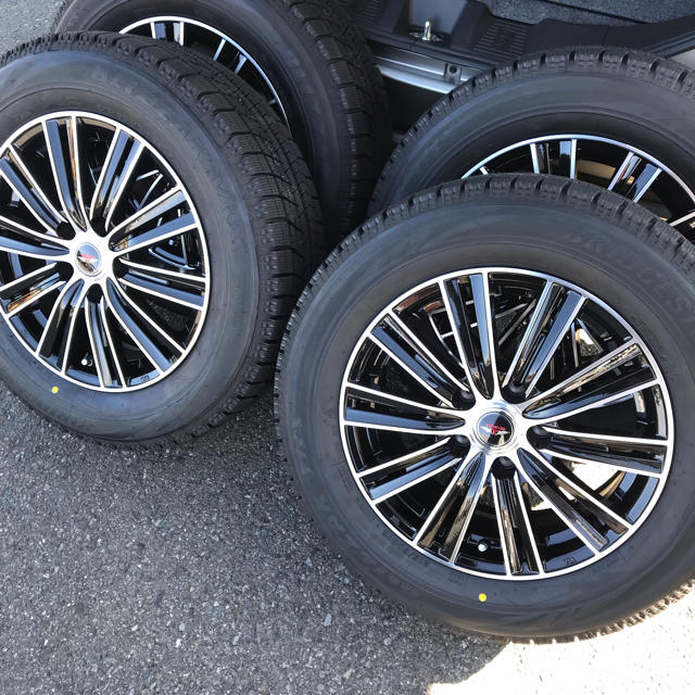 BRIDGESTONE(ブリヂストン)の4本セット★215/60R16★タイヤ新品★スタッドレス★VRX★アルミセット 自動車/バイクの自動車(タイヤ・ホイールセット)の商品写真