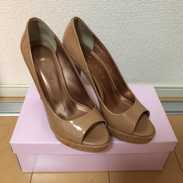 Dianaオープントゥパンプス