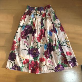 ザラ(ZARA)のZARA 花柄スカート(ひざ丈スカート)