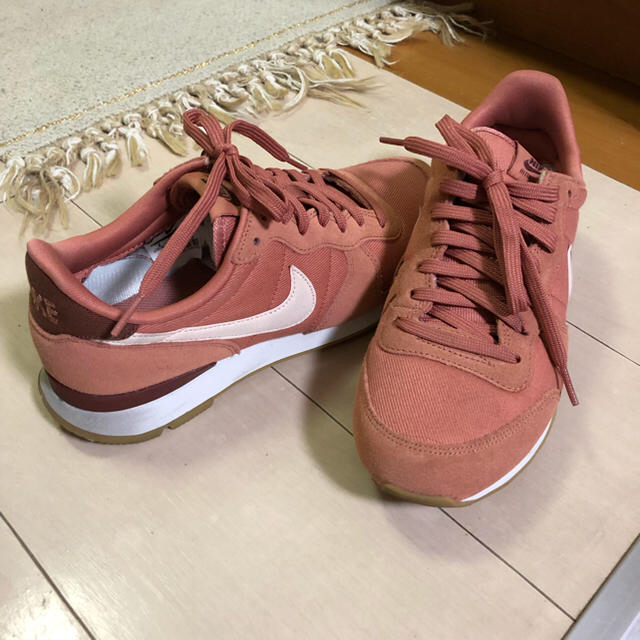 NIKE(ナイキ)のNIKE スニーカー INTERNATIONALIST レディースの靴/シューズ(スニーカー)の商品写真