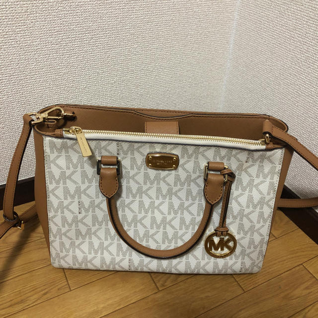 Michael Kors(マイケルコース)のMICHEAL KORSバッグ23000→11000最終値下げ レディースのバッグ(ショルダーバッグ)の商品写真