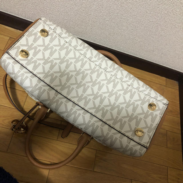 Michael Kors(マイケルコース)のMICHEAL KORSバッグ23000→11000最終値下げ レディースのバッグ(ショルダーバッグ)の商品写真