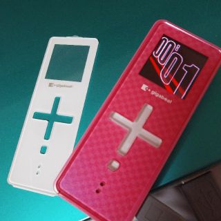 トウシバ(東芝)のMP3★音楽プレイヤー♪TOSHIBA♪gigiabeat🎶送料込★着替(ポータブルプレーヤー)