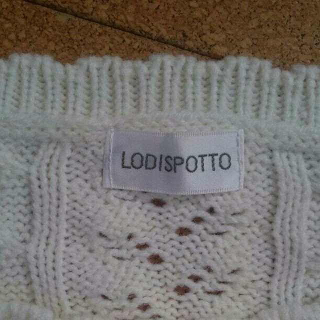 LODISPOTTO(ロディスポット)のLODISPOTTOビジュー付きニット レディースのトップス(ニット/セーター)の商品写真