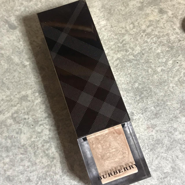 BURBERRY(バーバリー)のバーバリー フレッシュグロウ ヌードラディアンス 下地 コスメ/美容のベースメイク/化粧品(化粧下地)の商品写真