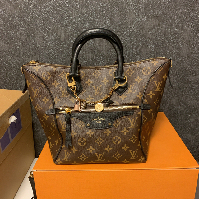 即納】 LOUIS VUITTON - ルイヴィトン トゥルネル ショルダーバッグ