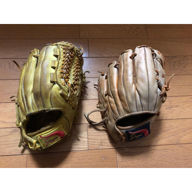 久保田スラッガー(クボタスラッガー)の中古 久保田スラッガー  slugger グローブ2個セット スポーツ/アウトドアの野球(グローブ)の商品写真