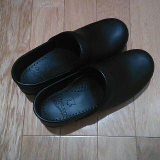 ダンスコ(dansko)のdansko ブラック 36(ローファー/革靴)