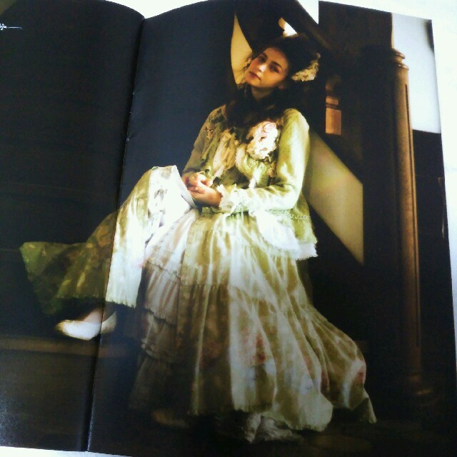 PINK HOUSE(ピンクハウス)のピンクハウス  カタログ エンタメ/ホビーの雑誌(ファッション)の商品写真