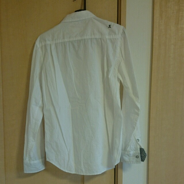 WEGO(ウィゴー)のWEGO 白Yシャツ レディースのトップス(シャツ/ブラウス(長袖/七分))の商品写真