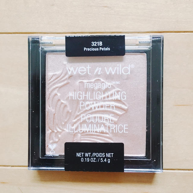 NYX(エヌワイエックス)のwet n wildハイライト 321B コスメ/美容のベースメイク/化粧品(フェイスカラー)の商品写真