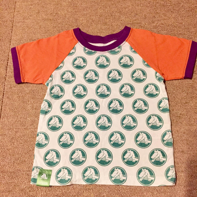 crocs(クロックス)のcrocs クロックス 未使用 Tシャツ 90 キッズ/ベビー/マタニティのキッズ服男の子用(90cm~)(Tシャツ/カットソー)の商品写真