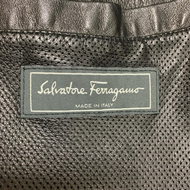 Salvatore Ferragamo(サルヴァトーレフェラガモ)の値下げ ！サルヴァトーレフェラガモ 紳士レザージャケット メンズのジャケット/アウター(レザージャケット)の商品写真