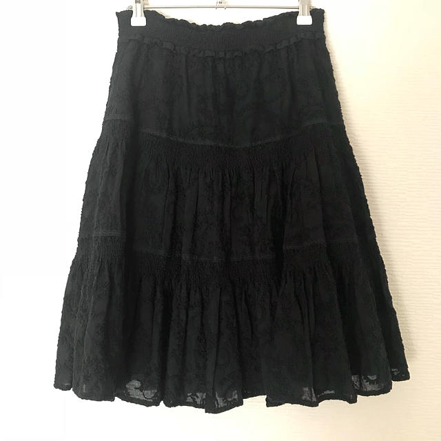 TO BE CHIC(トゥービーシック)の45150円 美品 トゥービーシック 刺繍 レース スカート  レディースのスカート(ひざ丈スカート)の商品写真
