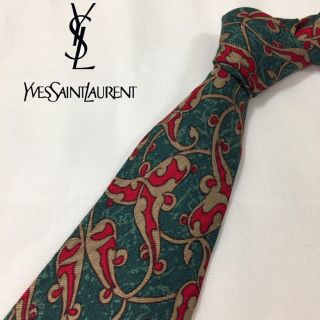 イヴサンローランボーテ(Yves Saint Laurent Beaute)のネクタイ★人気　イヴ・サンローラン 美品 総柄 高級シルク レッドグリーン(ネクタイ)