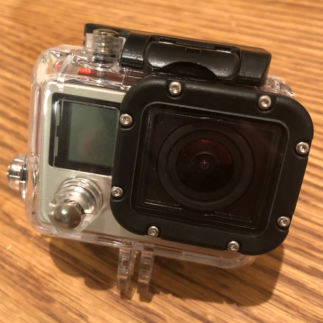 GoPro(ゴープロ)のGoPro hero4 シルバー エディション スマホ/家電/カメラのカメラ(コンパクトデジタルカメラ)の商品写真