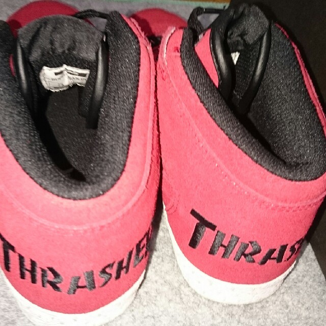 THRASHER(スラッシャー)のTHRASHER  スニーカー 赤 レディースの靴/シューズ(スニーカー)の商品写真