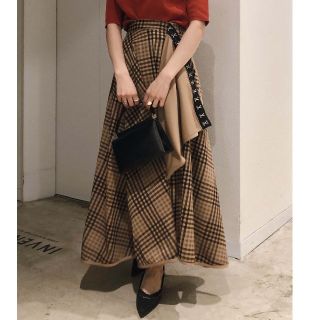 アメリヴィンテージ(Ameri VINTAGE)のアメリヴィンテージ RAFFLE FLARE CHECK SKIRT ブラウン。(ロングスカート)