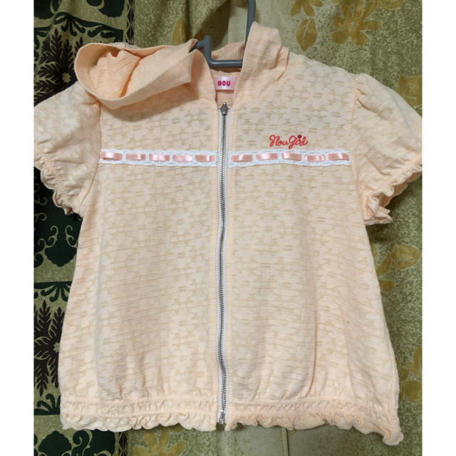 BeBe(ベベ)の美品  女児  フード付きカーディガン キッズ/ベビー/マタニティのキッズ服女の子用(90cm~)(カーディガン)の商品写真