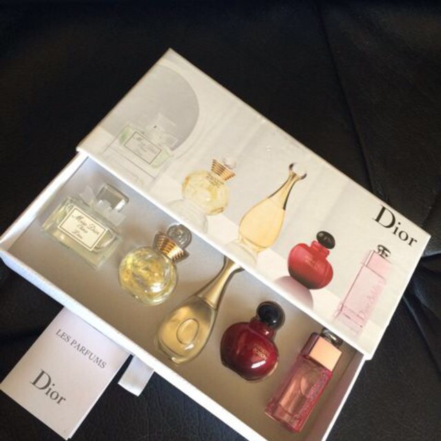 Dior - ♡免税店 Dior 香水セット♡の通販 by ちい☆'s shop｜ディオールならラクマ