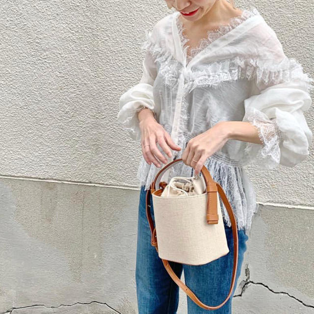 Ameri VINTAGE(アメリヴィンテージ)の【完売品】BayBee レースブラウス vintage lace blouse レディースのトップス(シャツ/ブラウス(長袖/七分))の商品写真