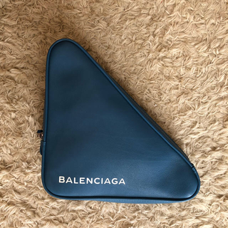 バレンシアガバッグ(BALENCIAGA BAG)のバレンシアガ トライアングル クラッチ 新品同様(クラッチバッグ)