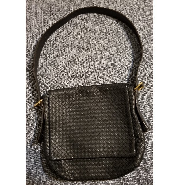 Bottega Veneta(ボッテガヴェネタ)のボッテガヴェネタ　ショルダーバッグ　ブラック メンズのバッグ(ショルダーバッグ)の商品写真