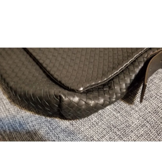 Bottega Veneta(ボッテガヴェネタ)のボッテガヴェネタ　ショルダーバッグ　ブラック メンズのバッグ(ショルダーバッグ)の商品写真