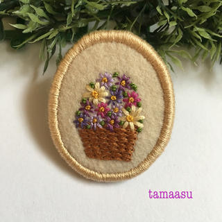 189.お花の刺繍ブローチ✴︎受注製作(コサージュ/ブローチ)