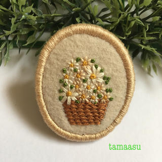 191.お花の刺繍ブローチ✴︎受注製作(コサージュ/ブローチ)