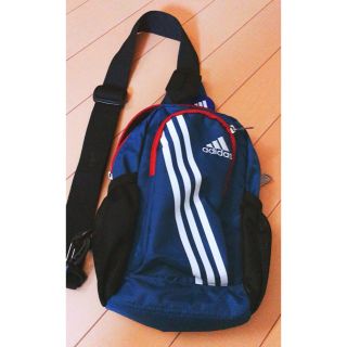 アディダス(adidas)の《子供用》アディダス ボディバッグ kids (ボディーバッグ)