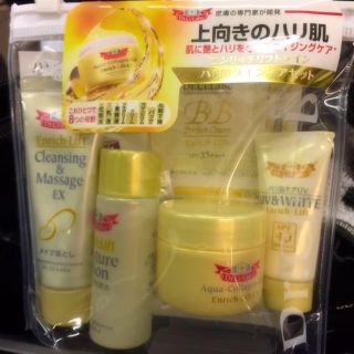 ドクターシーラボ(Dr.Ci Labo)のえりりんご様 ハリ肌スキンケアセット(その他)