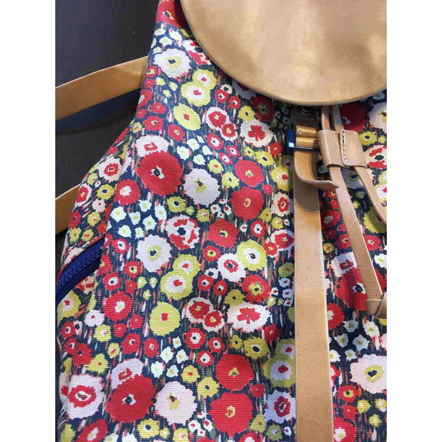 KATE SPADE SATURDAY(ケイトスペードサタデー)のkate spade SATURDAY花柄 リュック レディースのバッグ(リュック/バックパック)の商品写真