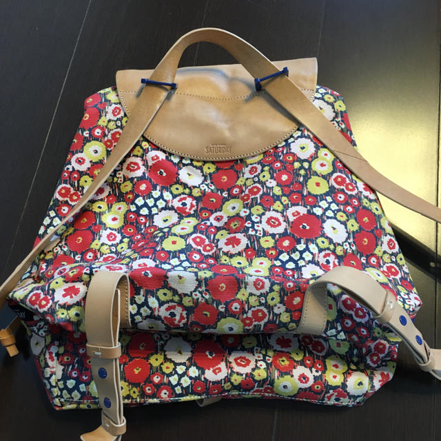 KATE SPADE SATURDAY(ケイトスペードサタデー)のkate spade SATURDAY花柄 リュック レディースのバッグ(リュック/バックパック)の商品写真