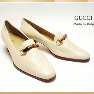 グッチ(Gucci)のグッチ バンブー ビット パンプス ローファー ベージュ MB267(ハイヒール/パンプス)