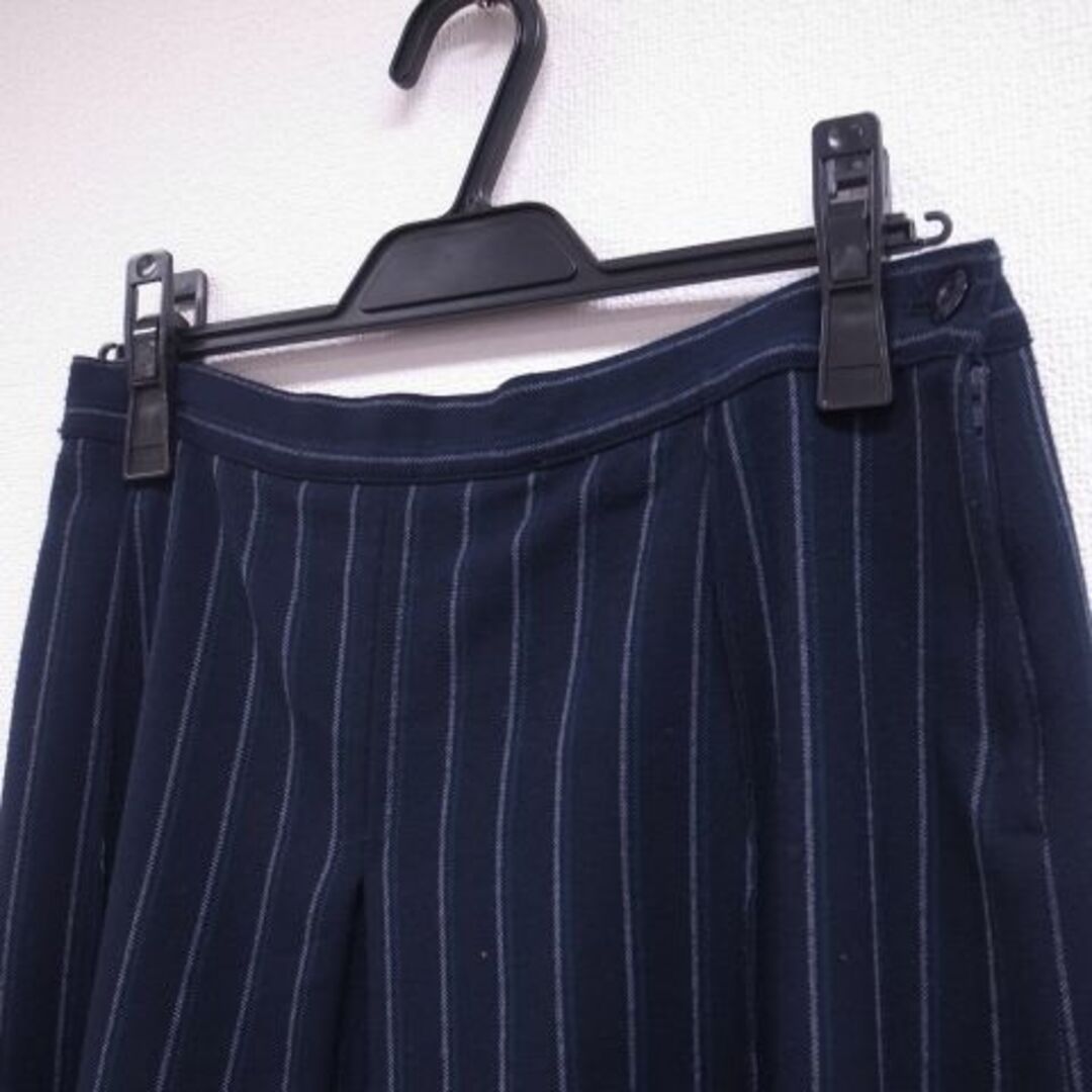 AS KNOW AS(アズノウアズ)のアズノウアズドゥバズボックスタックミディスカート紺A18089 レディースのスカート(ロングスカート)の商品写真